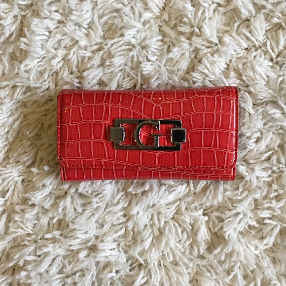 ✨RED GUESS WALLET - Picture 1 of 3